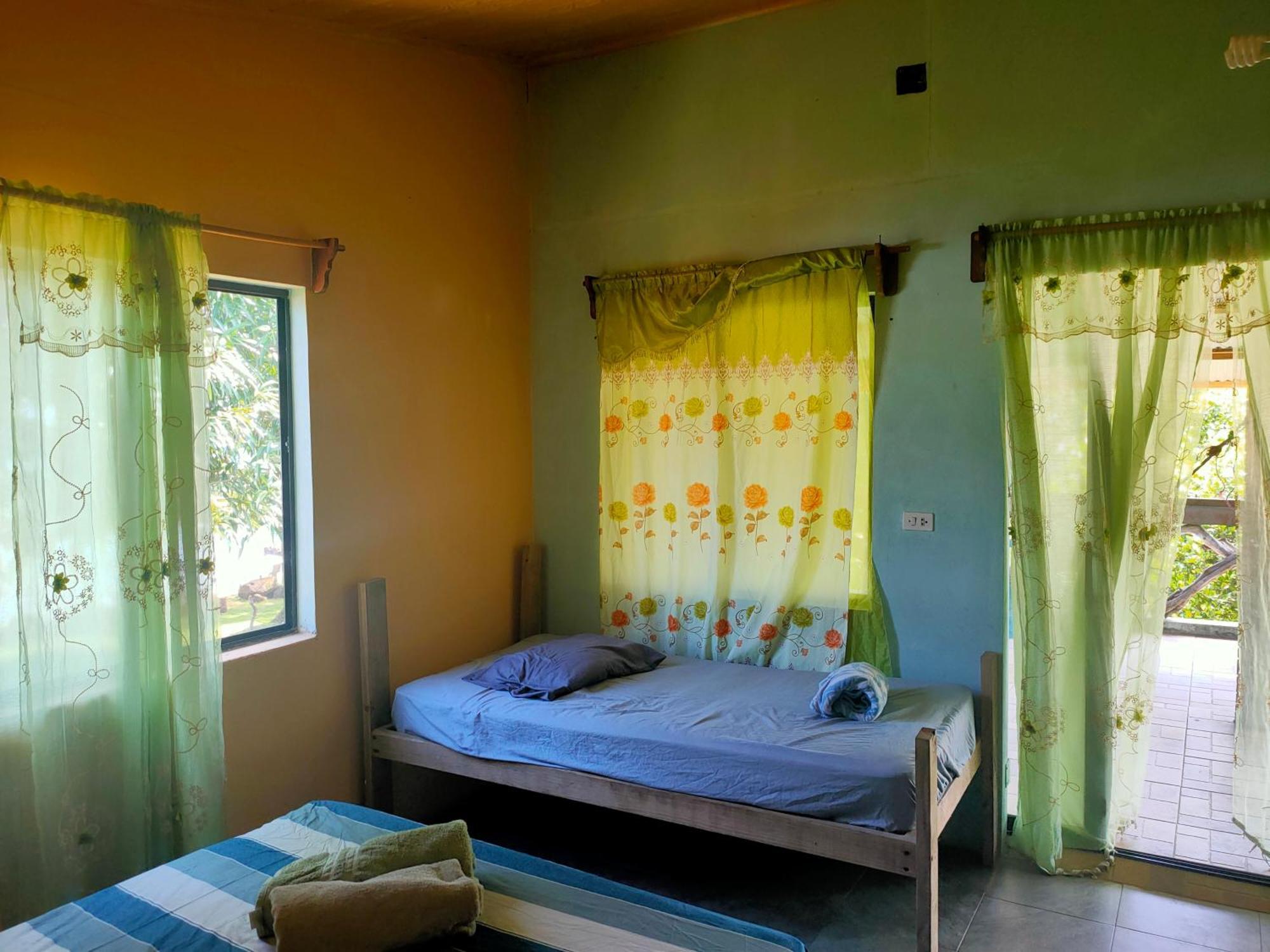 Guesthouse Island Escape South End Oda fotoğraf